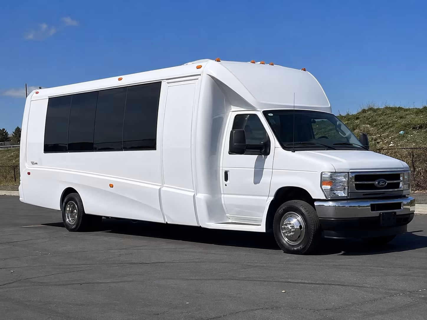 Eugene Homecoming & Prom Party Bus Rentals
