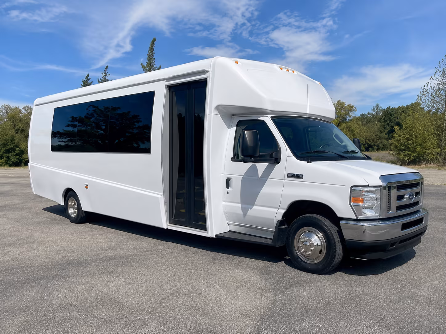 Portland Winery Tour & Pub Crawl Transportation party bus exterior